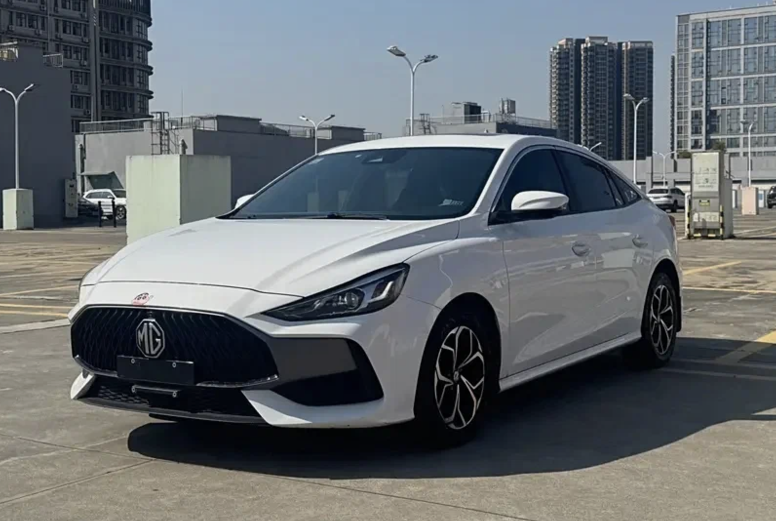 MG5 1.5 120 л.с. CVT