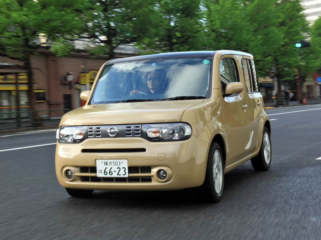 Nissan Cube с аукциона Японии