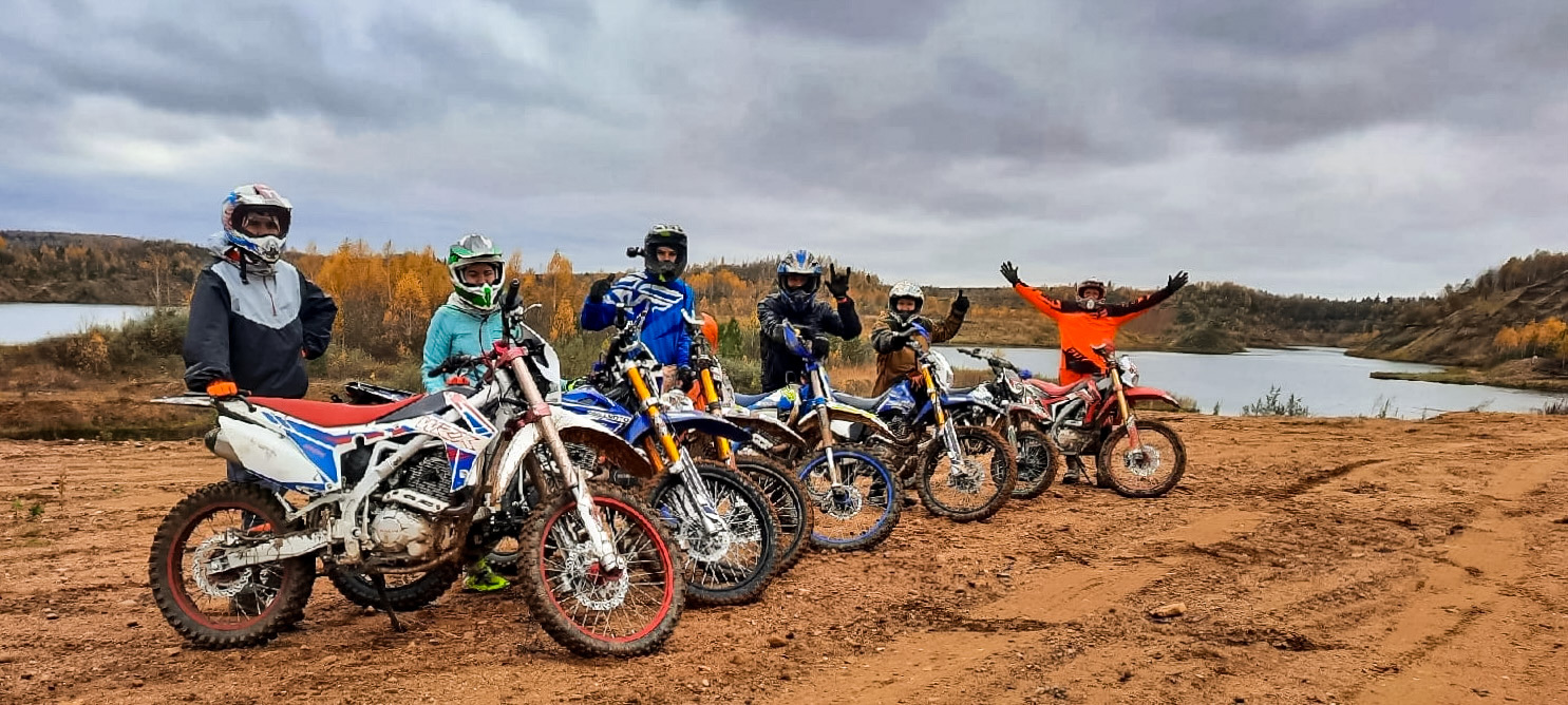 Enduro в москве. Мотокросс в Москве. Эндуро в Москве. Эндуро Москва покататься. Мотоспорт на питбайках.