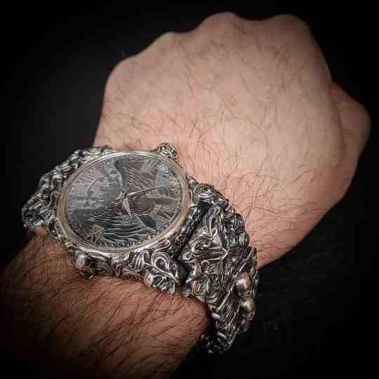 мужские часы из серебра, серебряные часы, массивные часы.