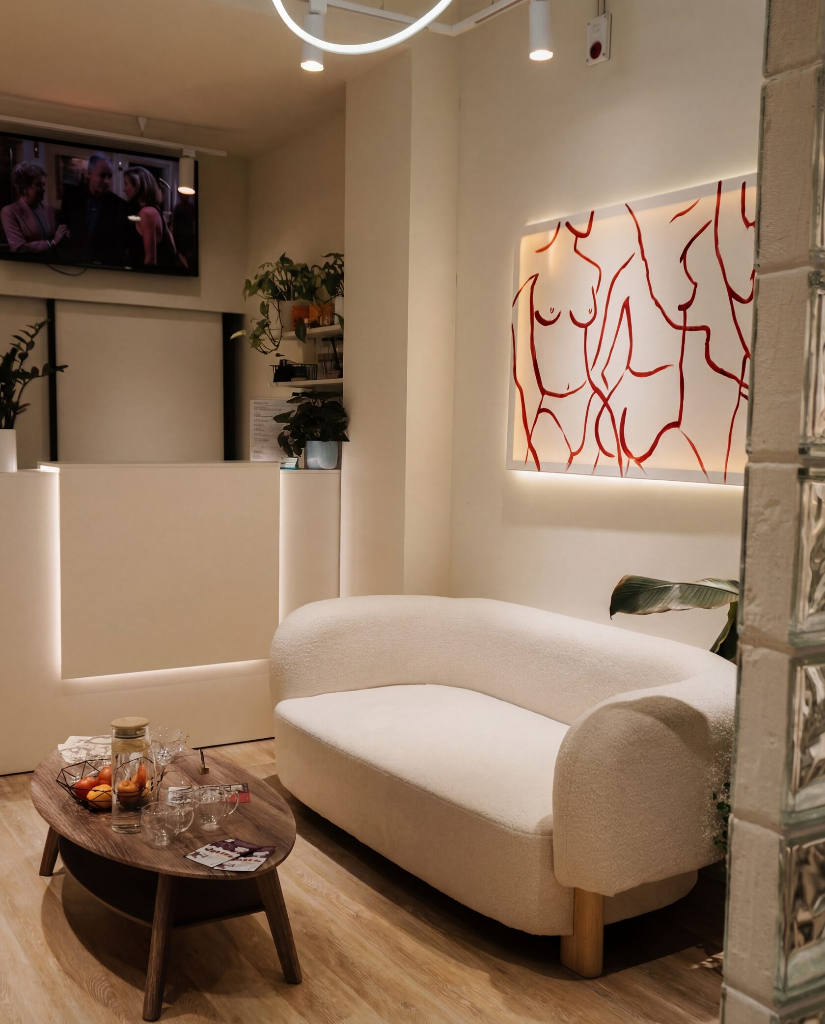 Женская фитнес-студия Дыбенко велком зона, ресепшн 