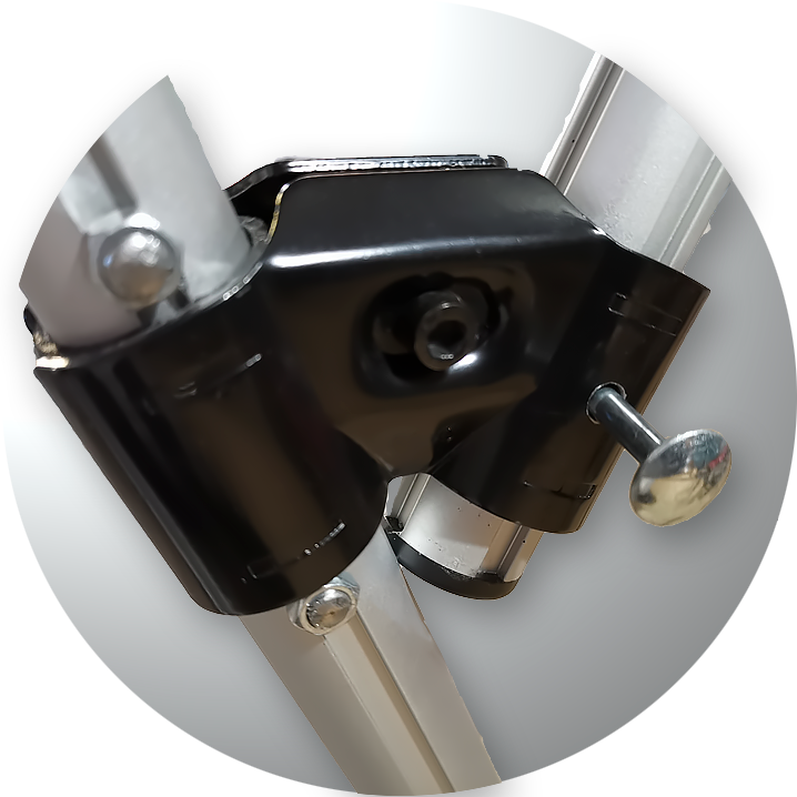 У тренажёра ГравитОН есть возможность становиться мобильным и складываться. Для этого есть поворотный блок для фиксации задних упоров крепления основания. Сложенный тренажёр ГравитОН помещается в машину для транпортировки или уберается в отведённое место, чтобы освободить место в комнате или квартире.