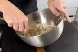 Приготовление форшмака из сельди с яблоком: шаг 7