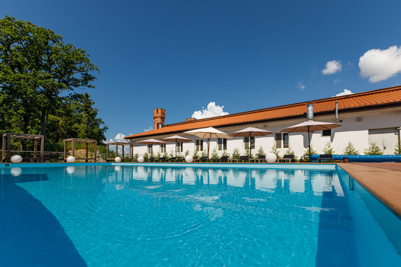 Бассейны и баня