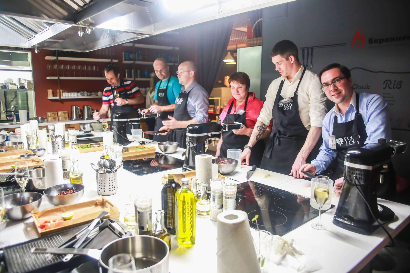 Кулинарная студия Фудлофт на Васильевском острове для вечера с друзьями