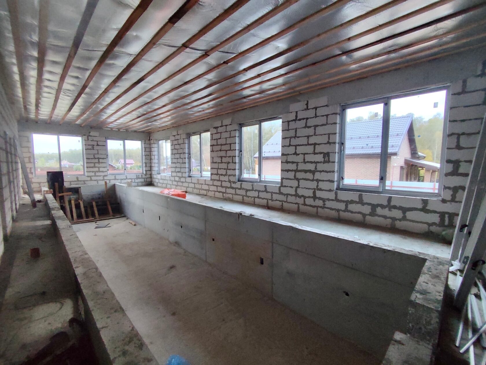 Остекление для бассейна в частном доме