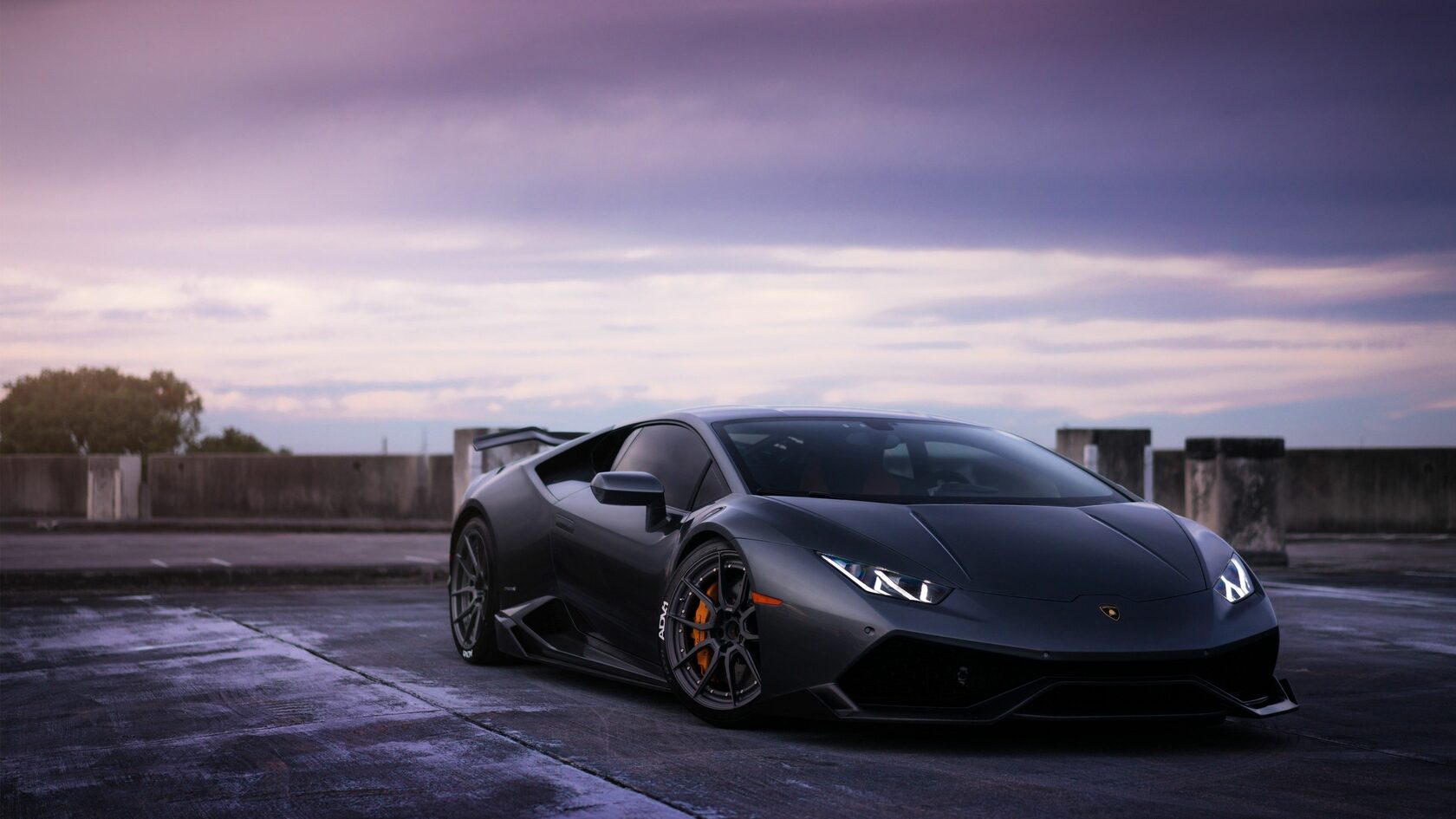 Lamborghini Aventador White and Black