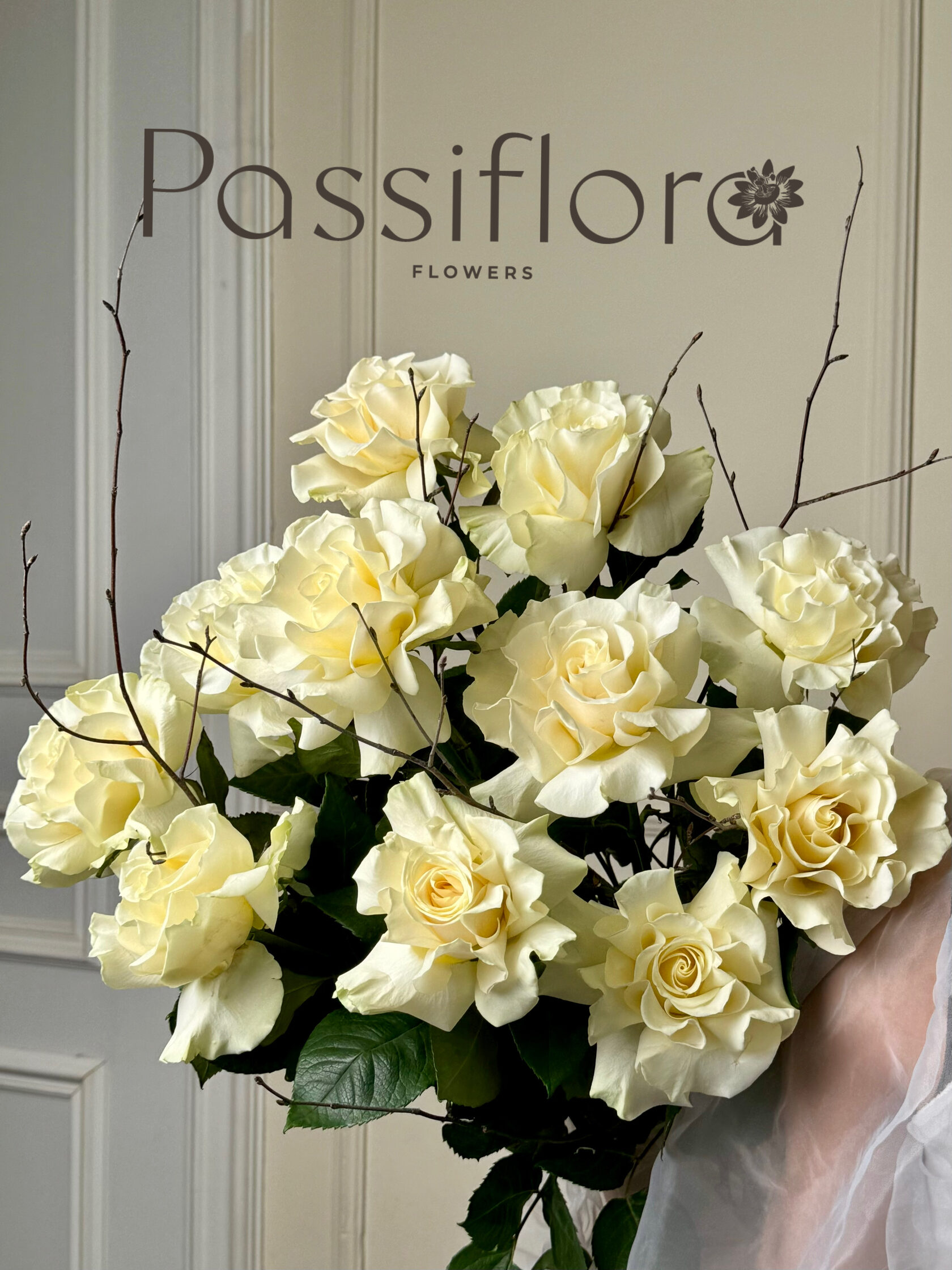 уход за розами в вазе Passiflora