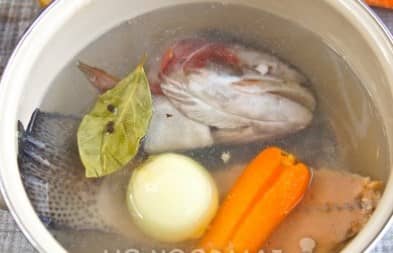 Приготовление ухи из головы и хвоста форели: шаг 2