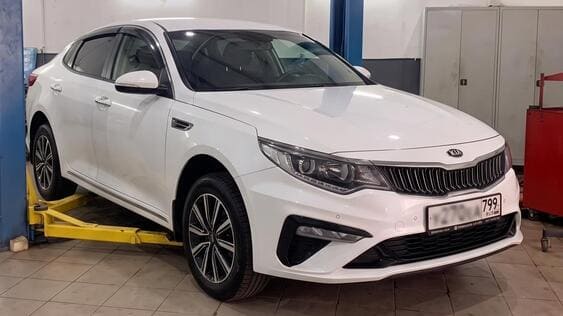 Kia Optima в боксе техцентра Акпп-Сервис Москва