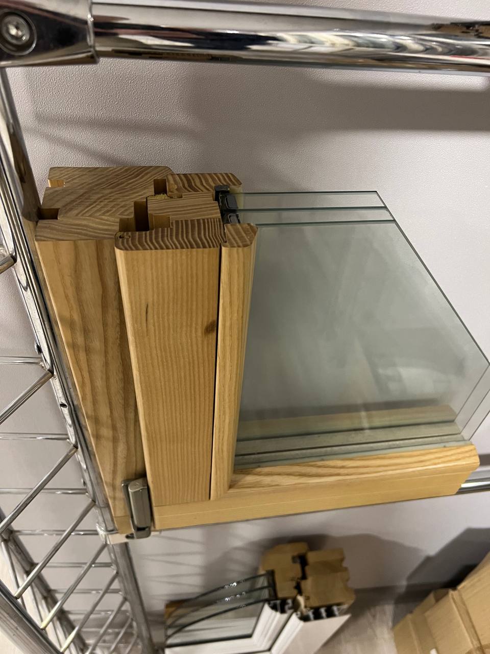 Деревянные окна в интерьере