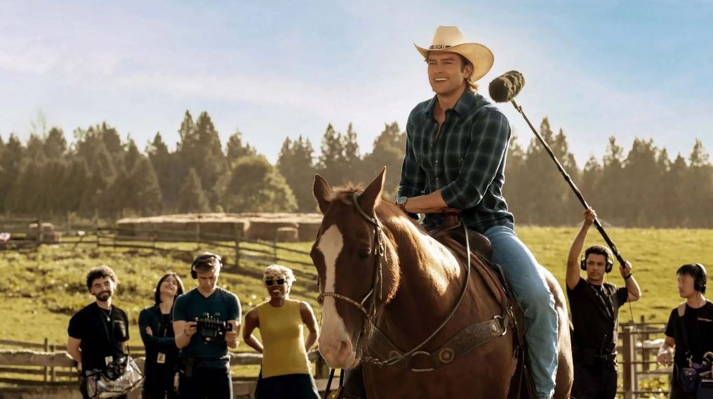 Кадр из фильма «Не тот Париж» 2025