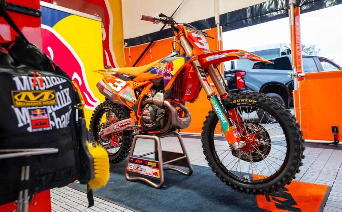 ВИДЕО: KTM 450 SX-F Илая Томака