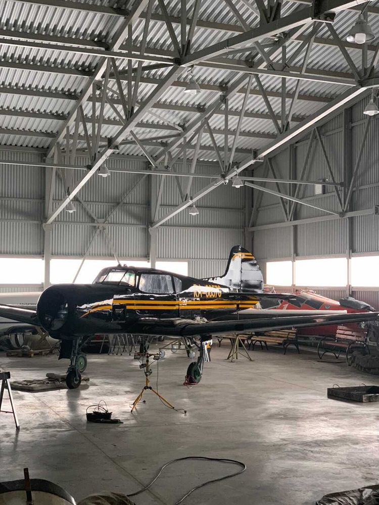 Ремонт поверхности и покраска самолета Як-18Т (Тешка)