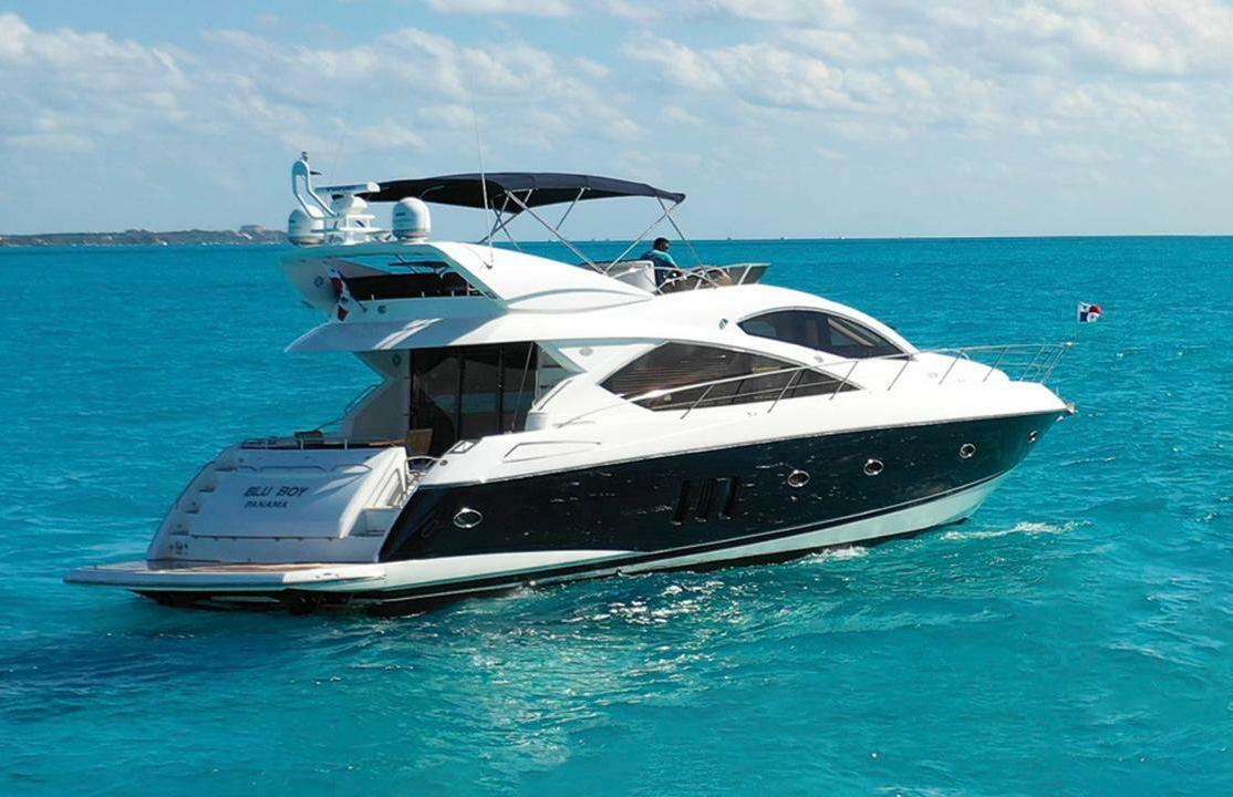 private yacht charter cancun