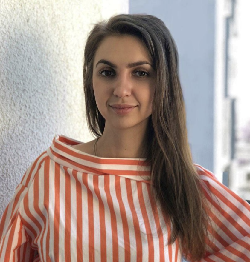 Елена Попова