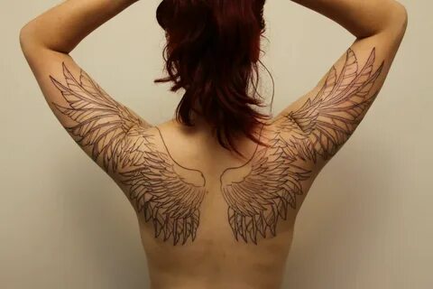 Татуировка мужская графика на груди крылья, руки, крест (Слава Tech Lunatic) 3714