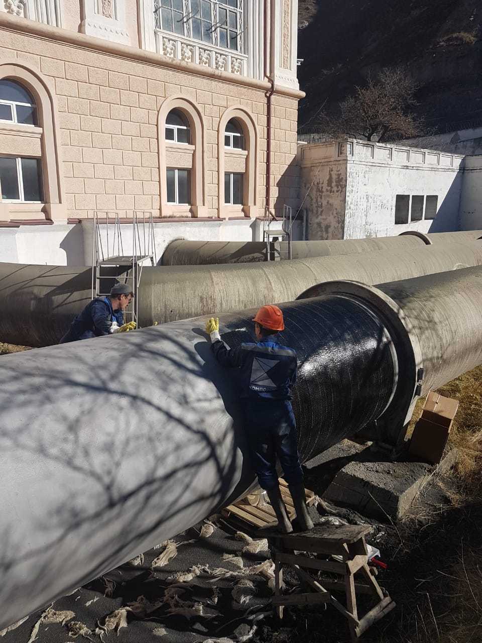 Усиление металлического водовода углеволокном