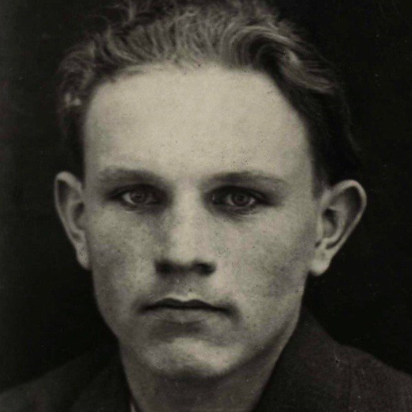 Комсомольцы