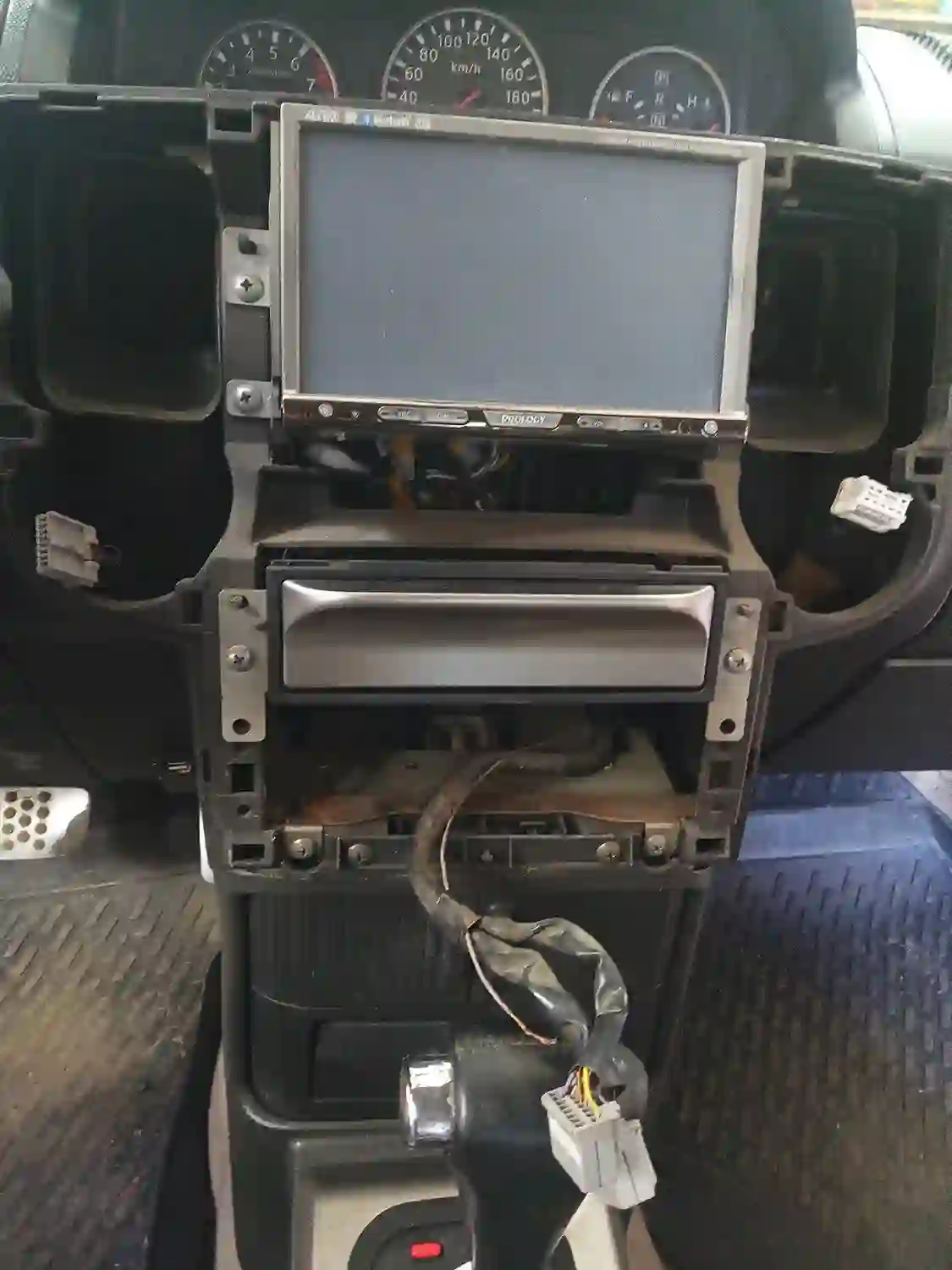 NISSAN X-TRAIL Центральная консоль