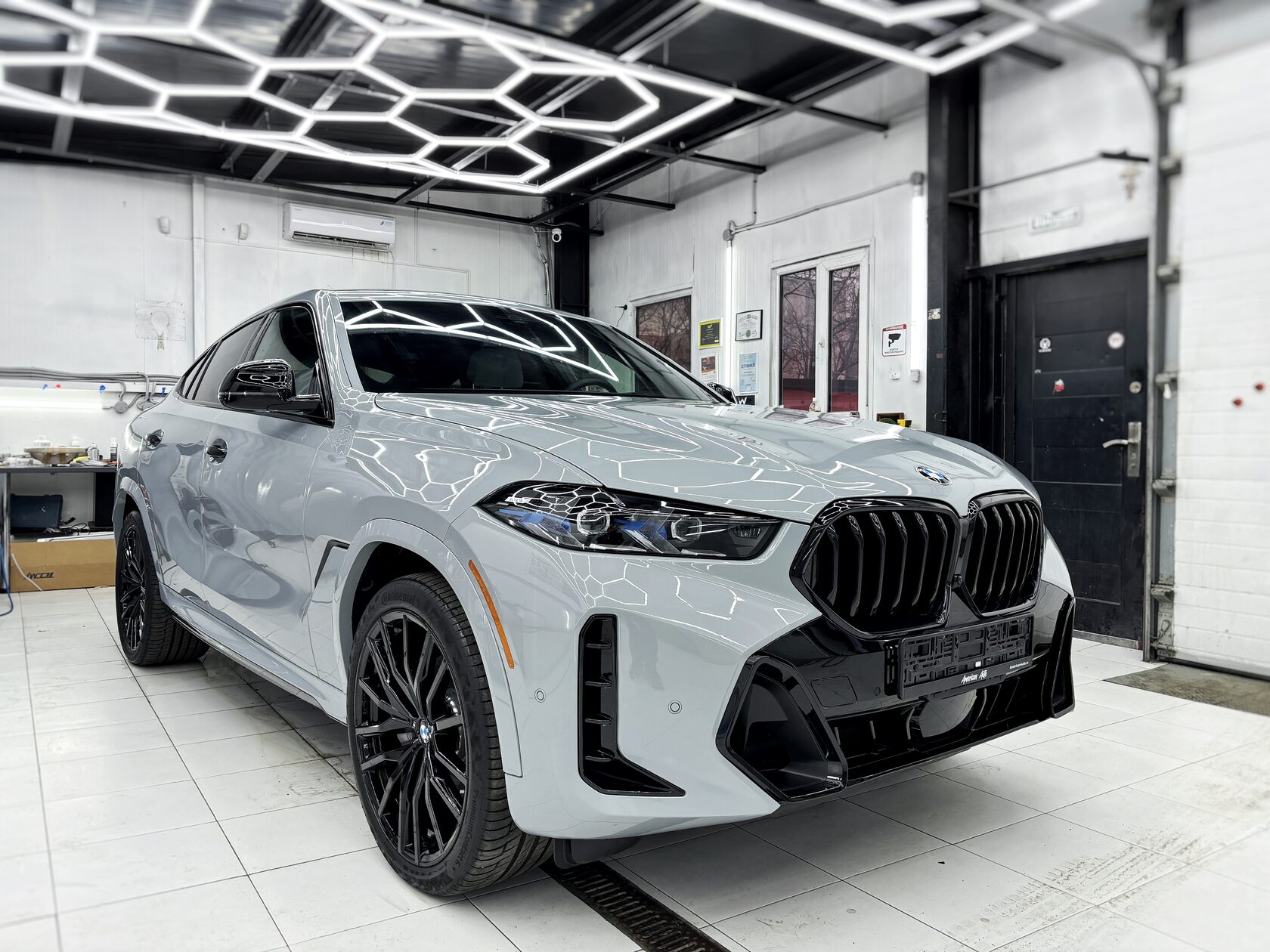 BMW X6: Полная защита плёнкой и антихром
