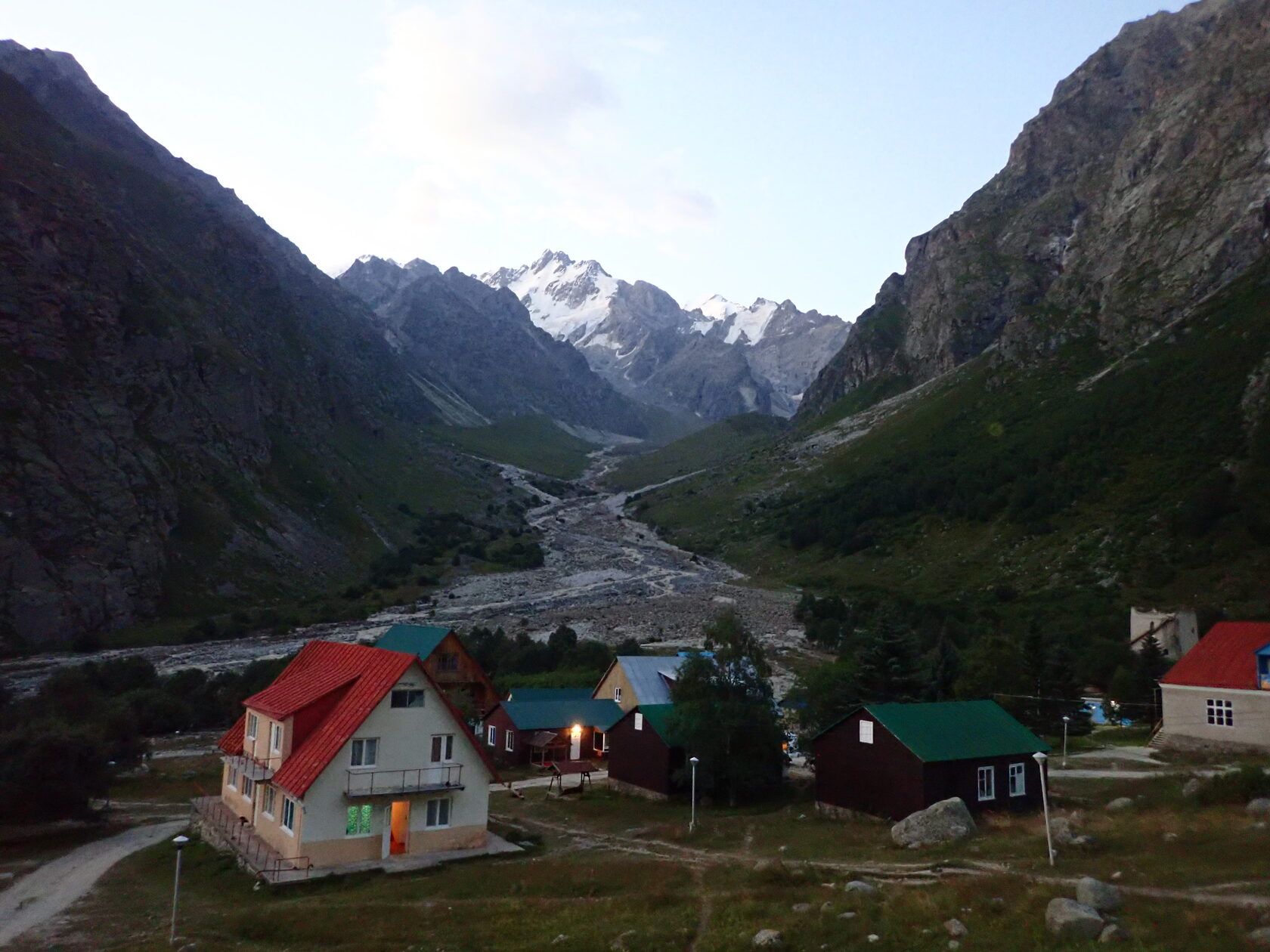 Фото альплагеря безенги