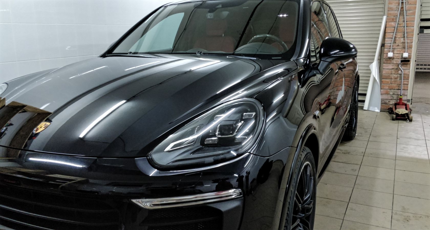 Porsche Cayenne в матовой пленке