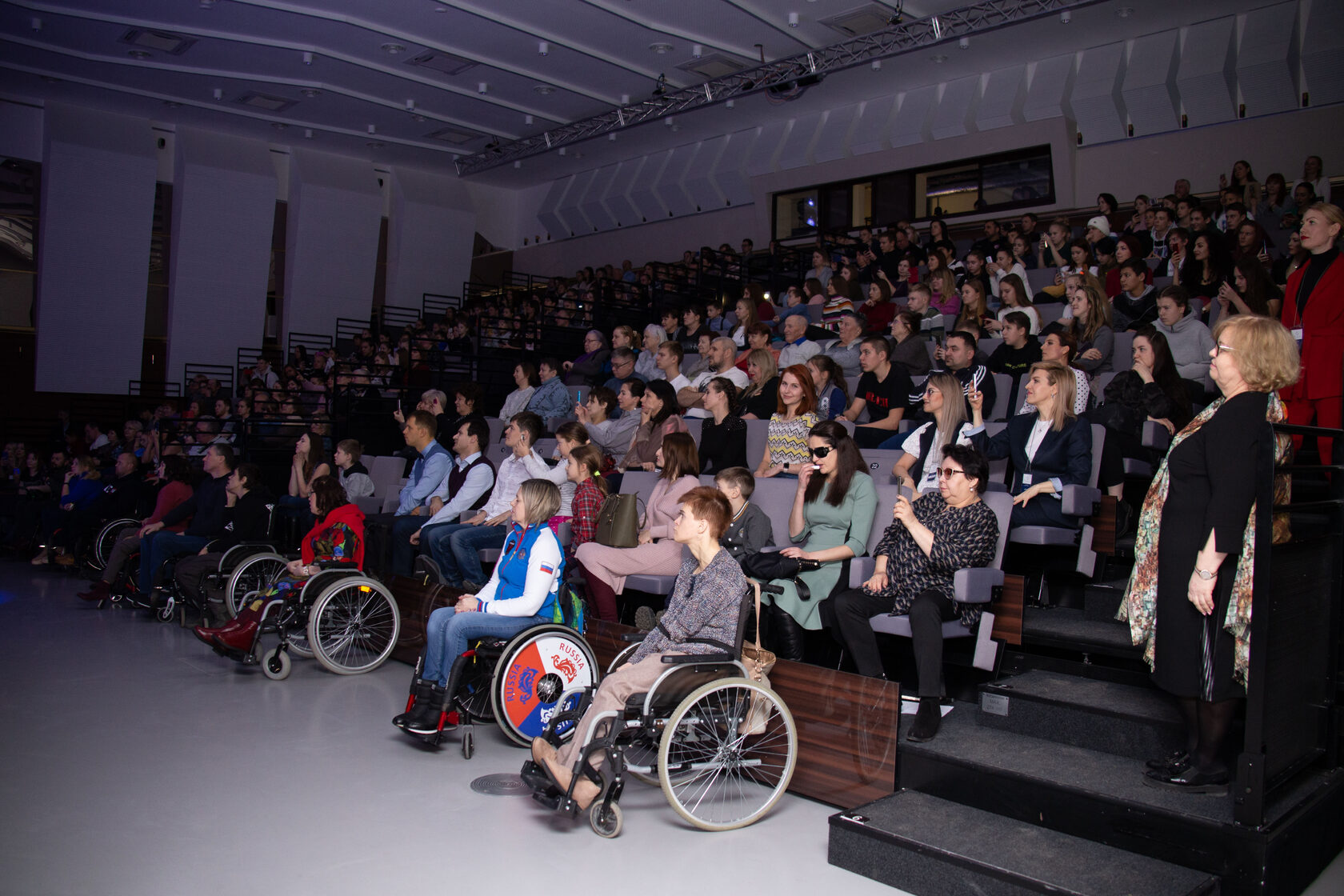 Международные инклюзивные творческие игры. Инклюзивное волонтерство. Инклюзивный екатеринбург. Инклюзивный екатеринбург. Инклюзивный показ мод.