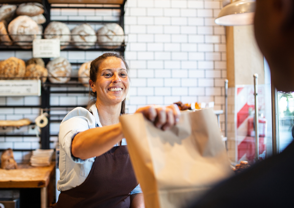 Едим покупать. Певица, владелица пекарни. Bakery owner.