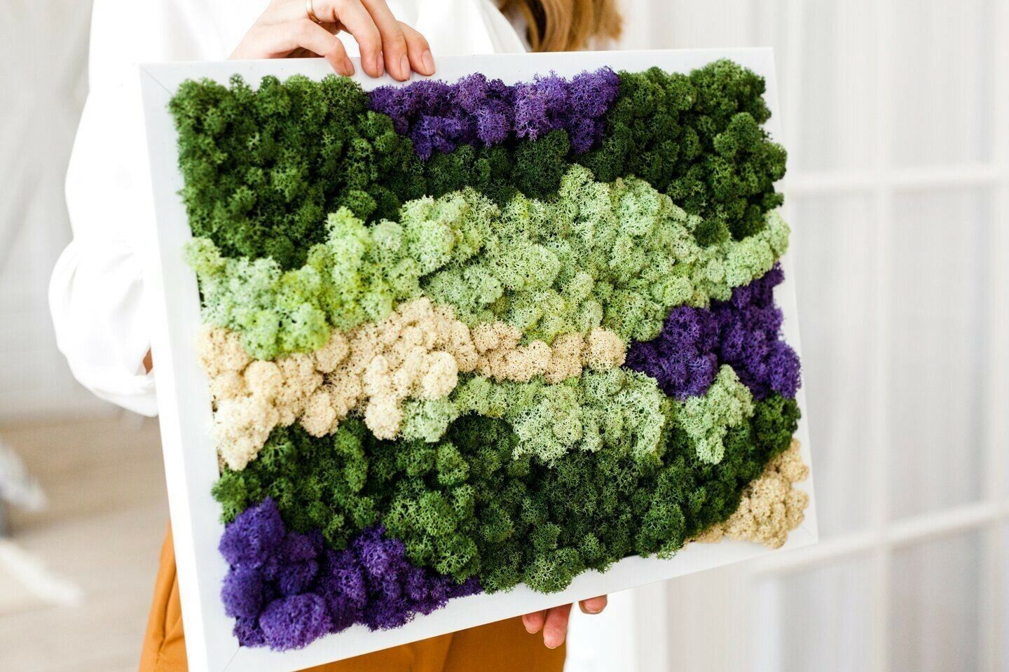 фото парня и девушки на романтическом свидании в публичном месте