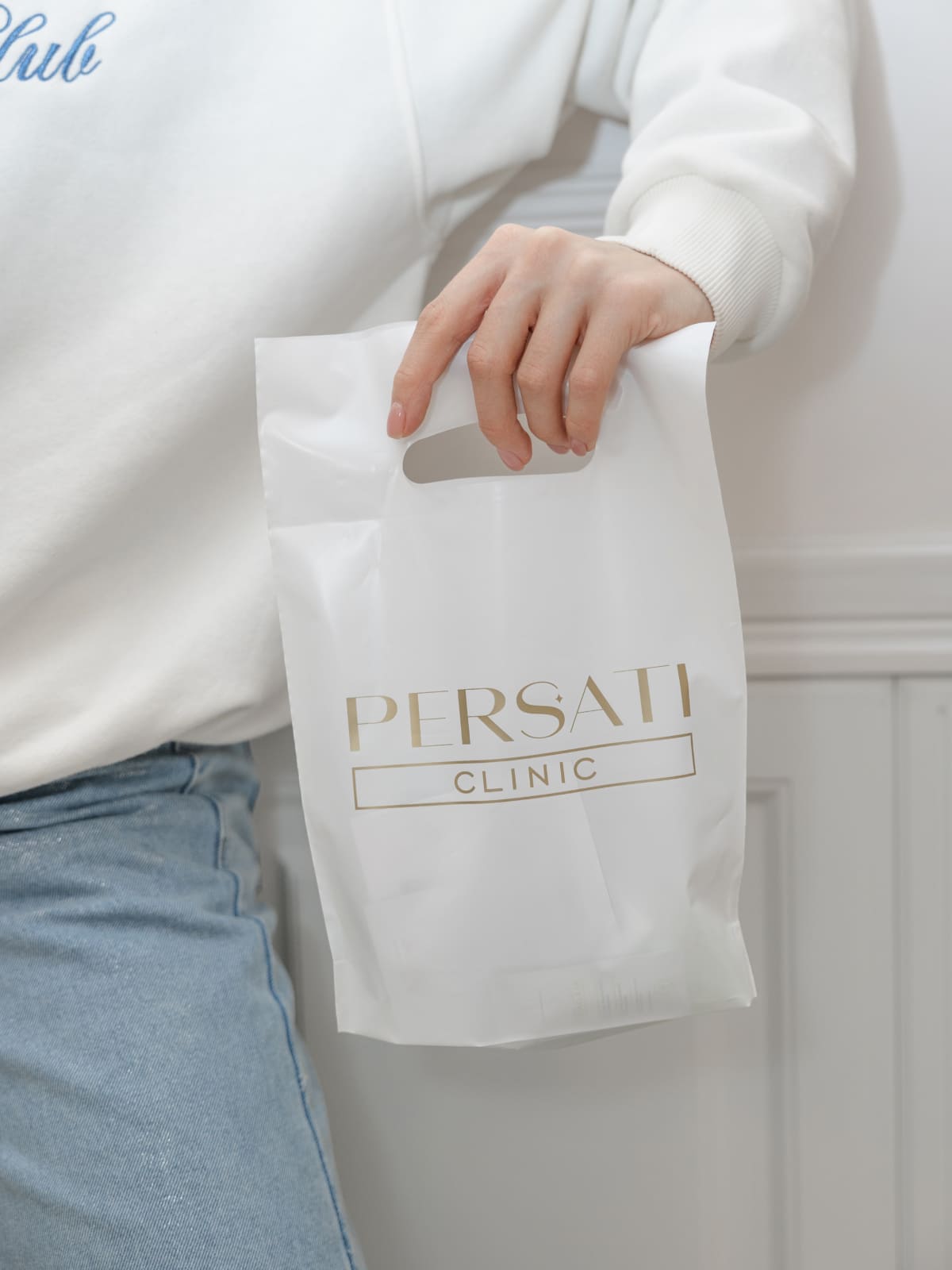 Брендинг для клиники Persati Clinic: логотип, фирменный стиль, оформление соцсетей