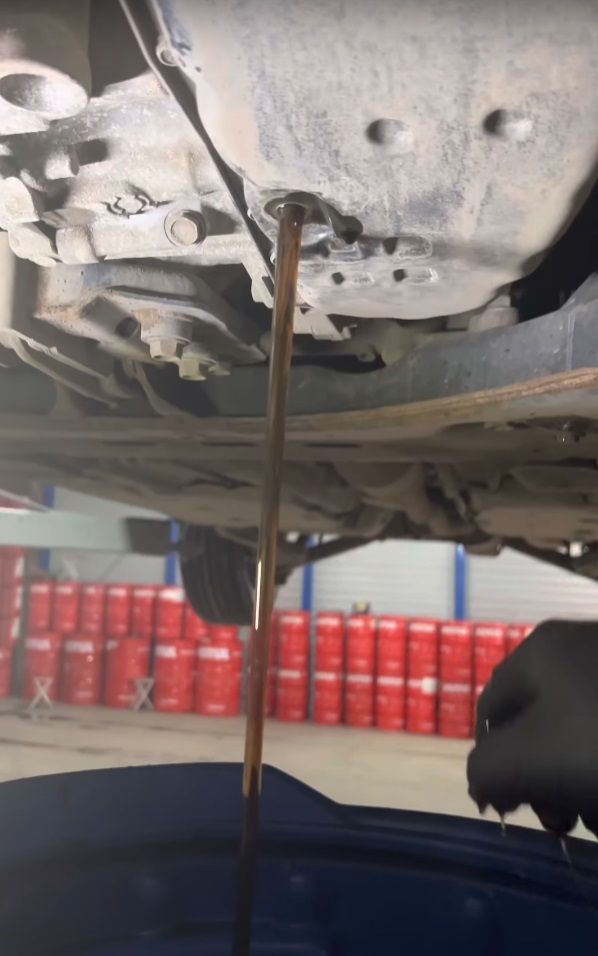 Слив масла из поддона вариатора Nissan