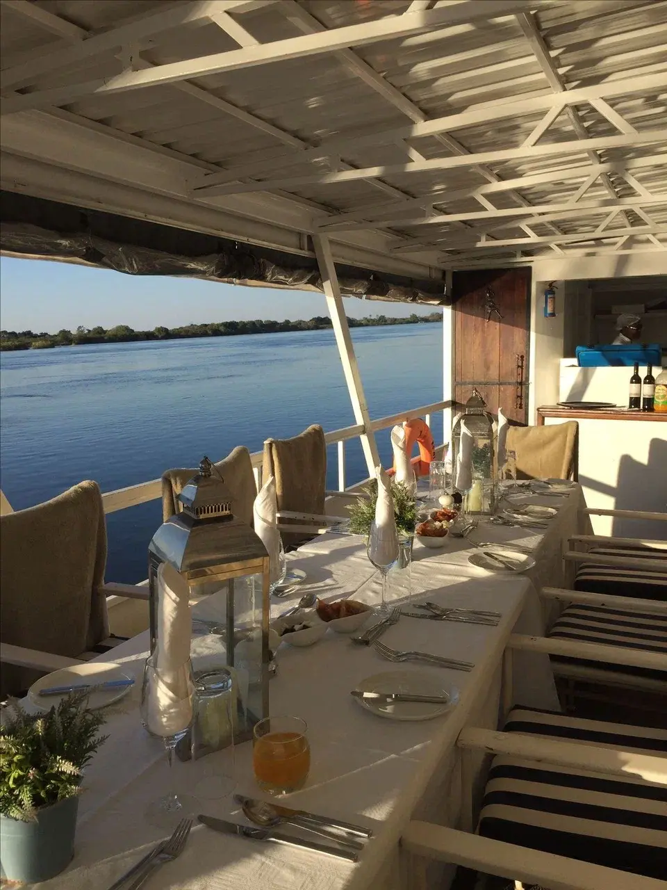 Закатный круиз по Замбези