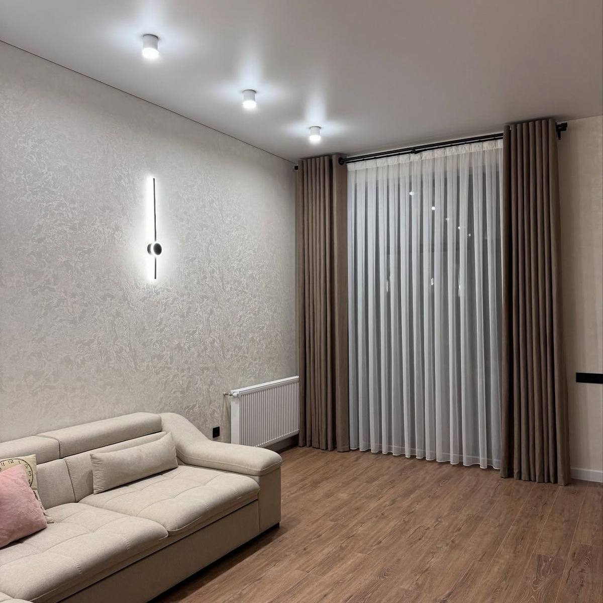 Металлический карниз латунь