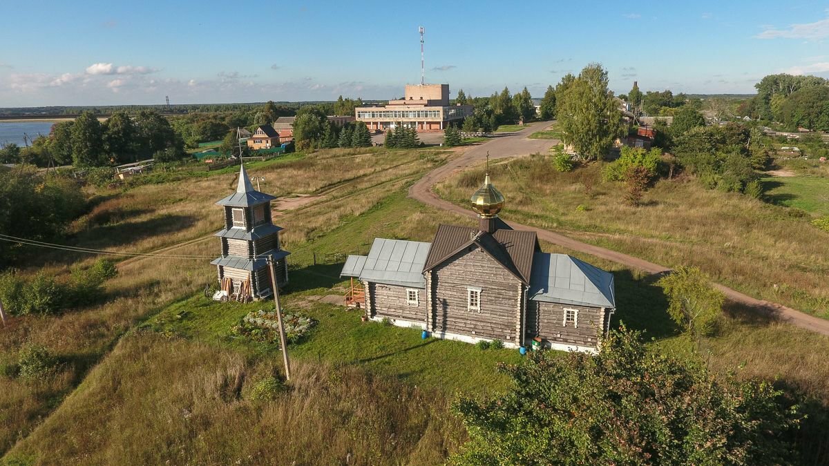 Церковь и колокольная Андрея Первозванного в Грузино