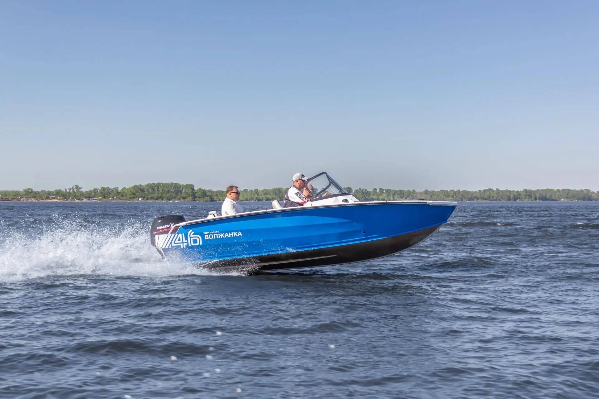 Алюминиевый катер VBOATS на воде