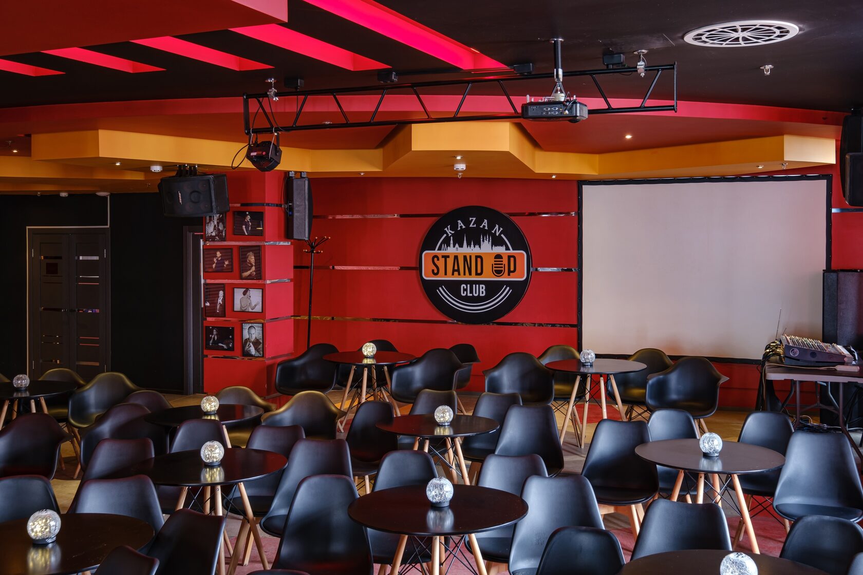 Stand up hall. Стенд ап Казань.