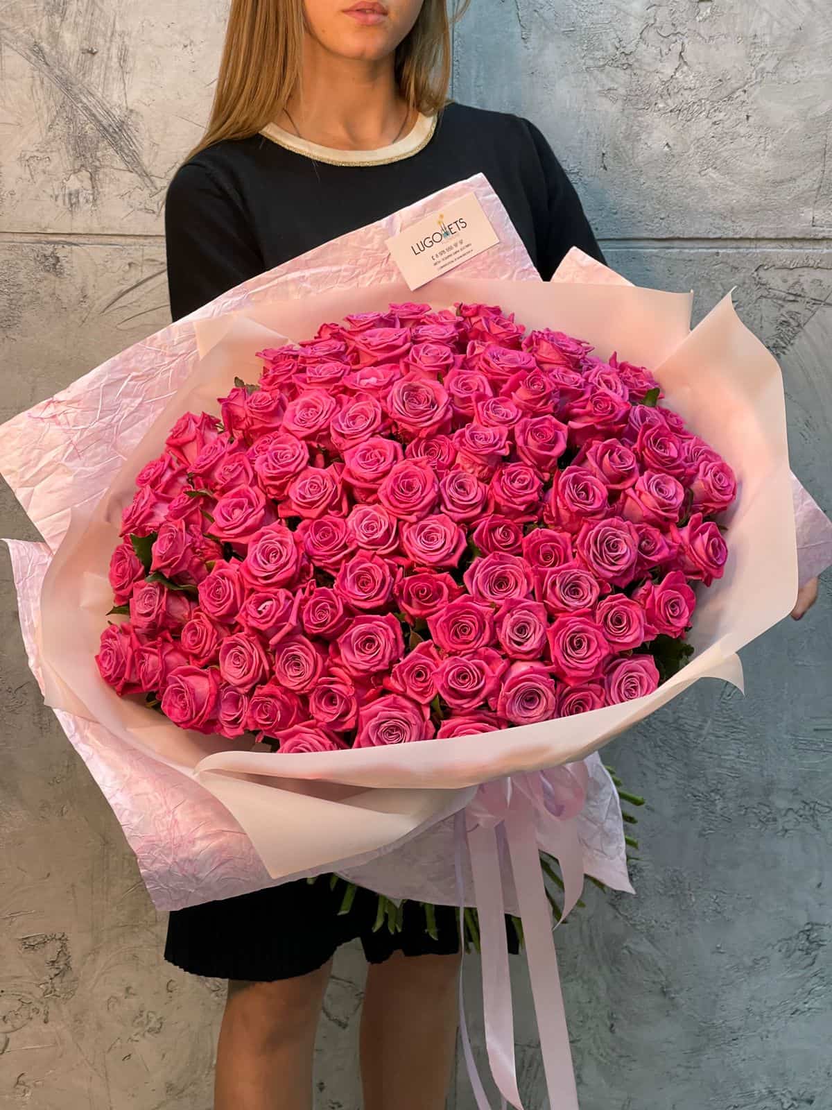 Купить розы в севастополе. Букет "большой". Огромный букет цветов. Большой букет розовых роз.