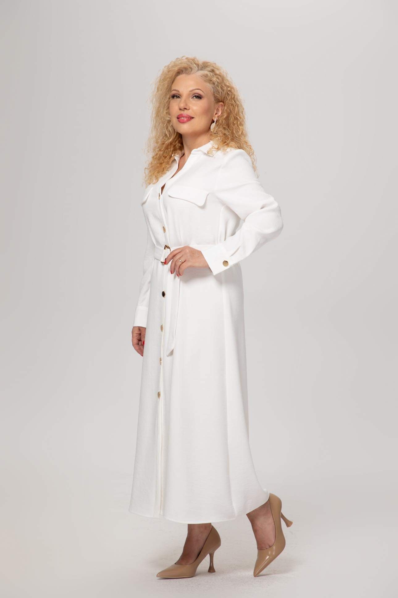 Галина Асенова на корицата на списание 