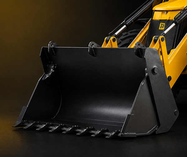 JCB с ковшом