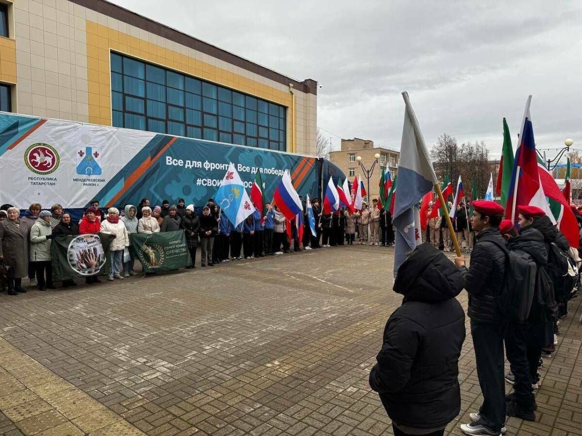 Глава Менделеевского района сопровождает колонну с техникой в зону СВО