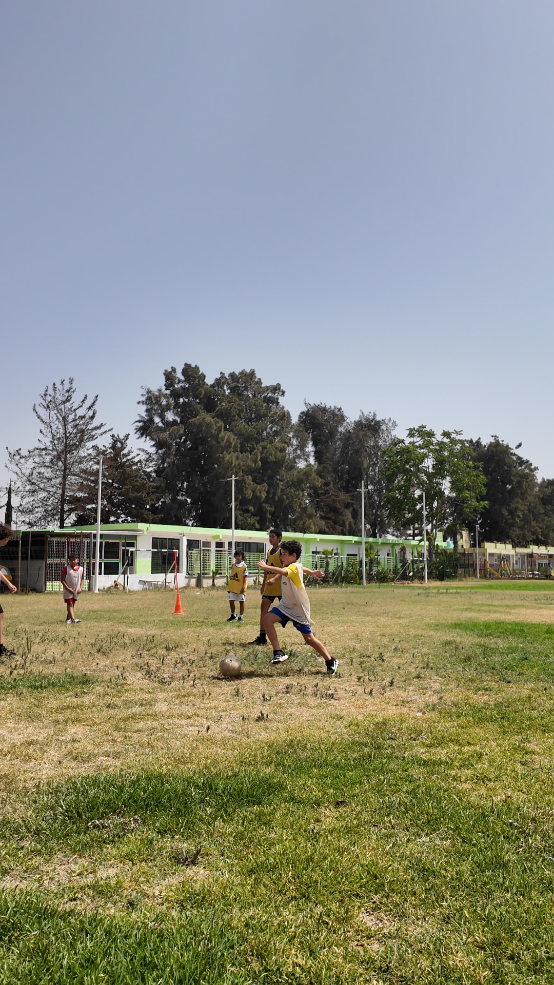 Enfants presentant leurs projets au Demo Day du camp d'ete