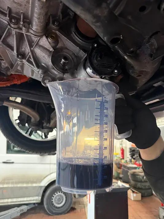 Tesla Ölwechsel an der Drive Unit – fachgerechter Ölservice bei Model 3, Model Y, Model S und Model X