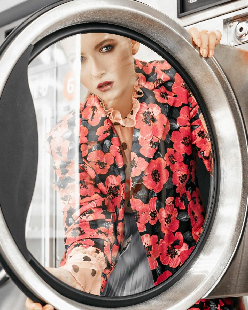 Стиральная машина speed queen. Королева стирки. Контейнер для кондиционера для белья. Гель для стирки белья королева яблонь, молодильная яблоня 5 л. Гель для стирки королева яблонь.