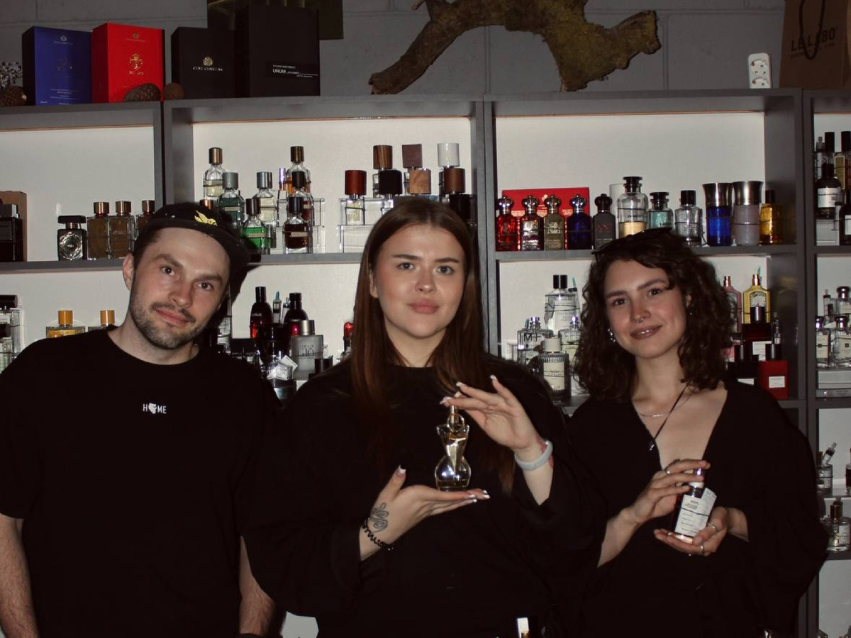 Подбор аромата на коже в парфюмерном баре LETIPARFUM