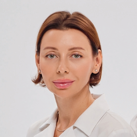 Юлия Карачевцева, врач-косметолог, дерматолог, участник международных конгрессов, эксперт инъекционных и аппаратных методик, нитевой технологии, SPRS-терапии
