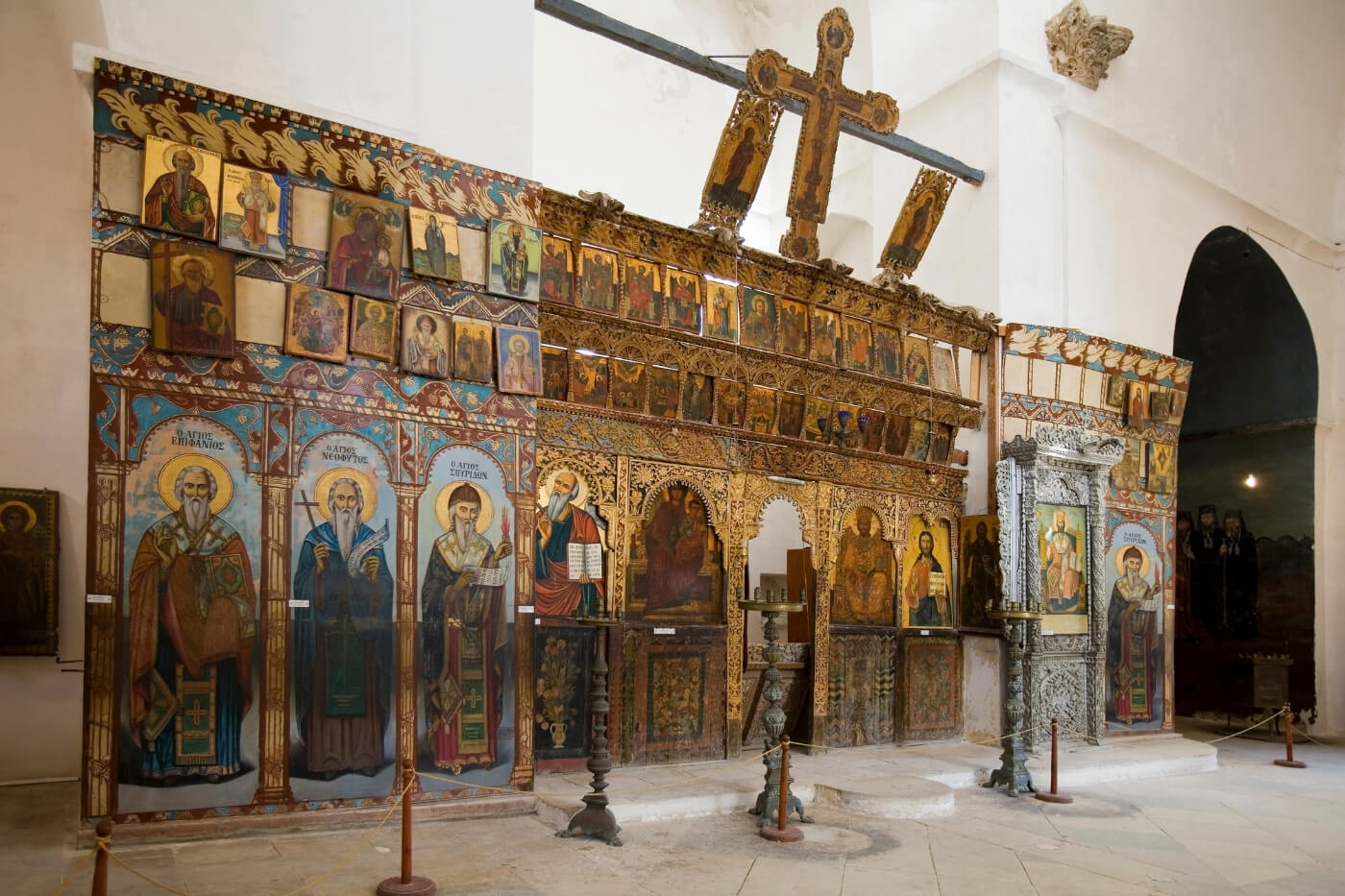 Иконы в музее икон при Монастыре Святого Варнавы, Северный Кипр