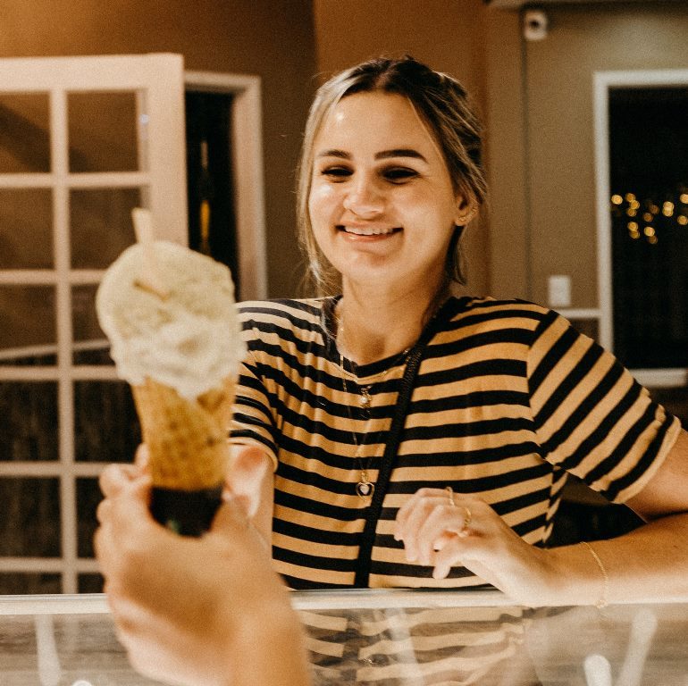 ценностное предложение - это в простой и понятной форме описанное предложение, которое получит клиент