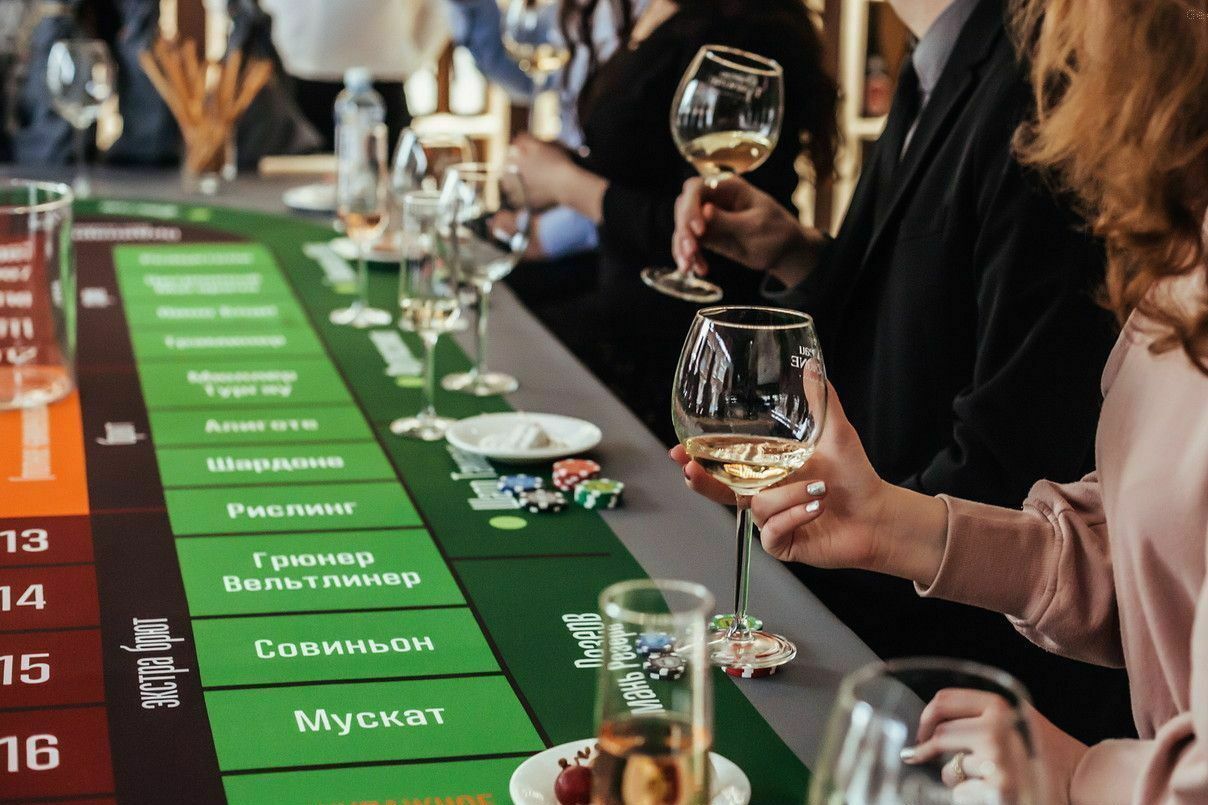 фото нанесения макияжа на лицо девушки 