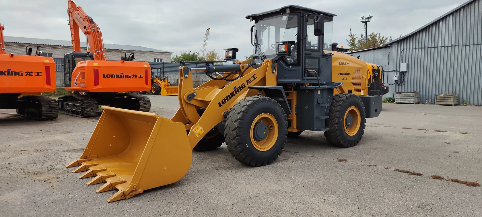 Фронтальный погрузчик LONKING LG 833G